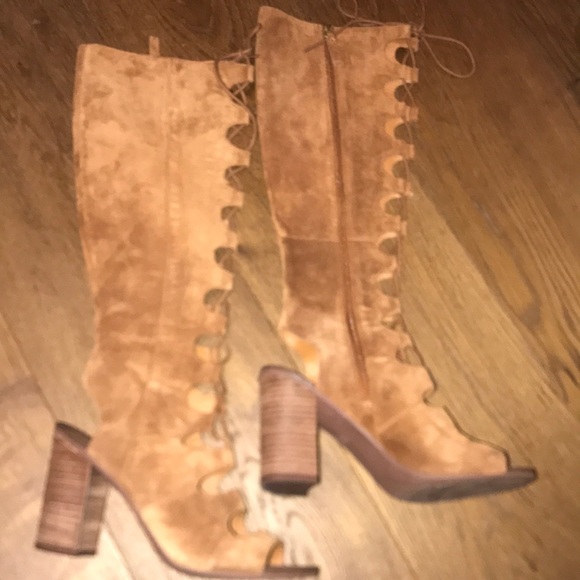 Almost new high knee greek sandals - Picture 2 of 3